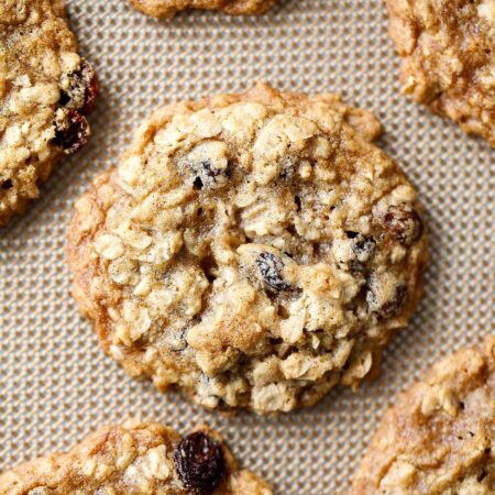 Chewy Oatmeal Raisin Cookies
